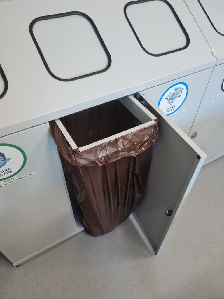 Modernizacja stref socjalnych dla pracowników Decathlon - usługi remontowo budowlane na terenie całej Polski PaketPro