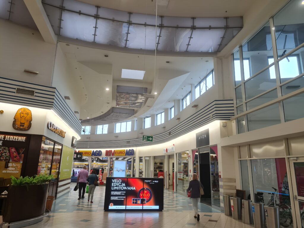 Kompleksowe prace w gelerii handlowej - usługi remontowo budowlane na terenie całej Polski PaketPro