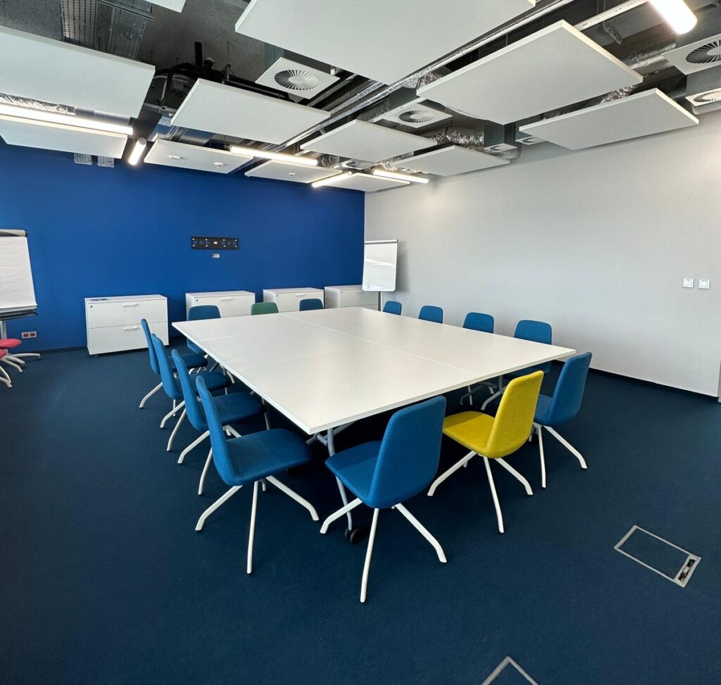 Modernizacja sali konferencyjnej - Centrum Nauki Kopernik - usługi remontowo budowlane na terenie całej Polski PaketPro